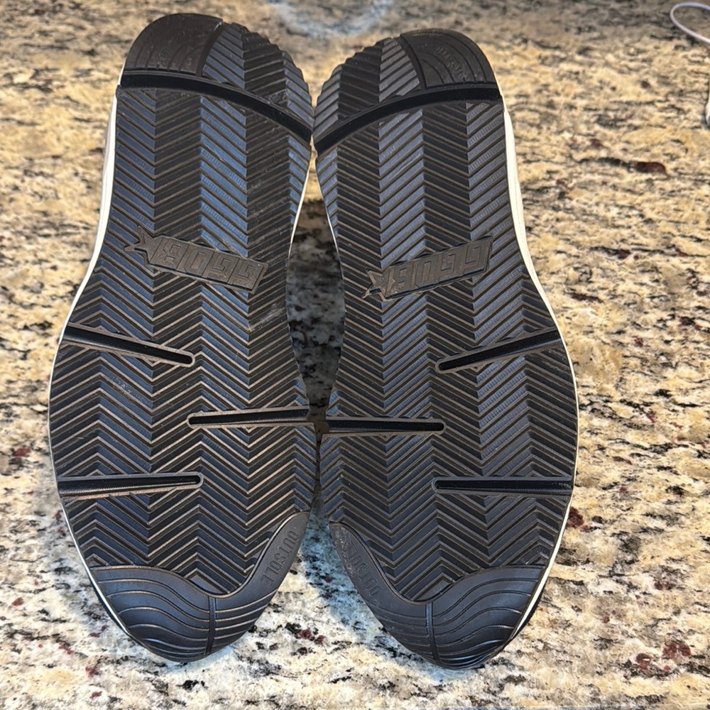 Golden Goose Black and White Athletic Shoes Sporty Design - Picture 4 of 5